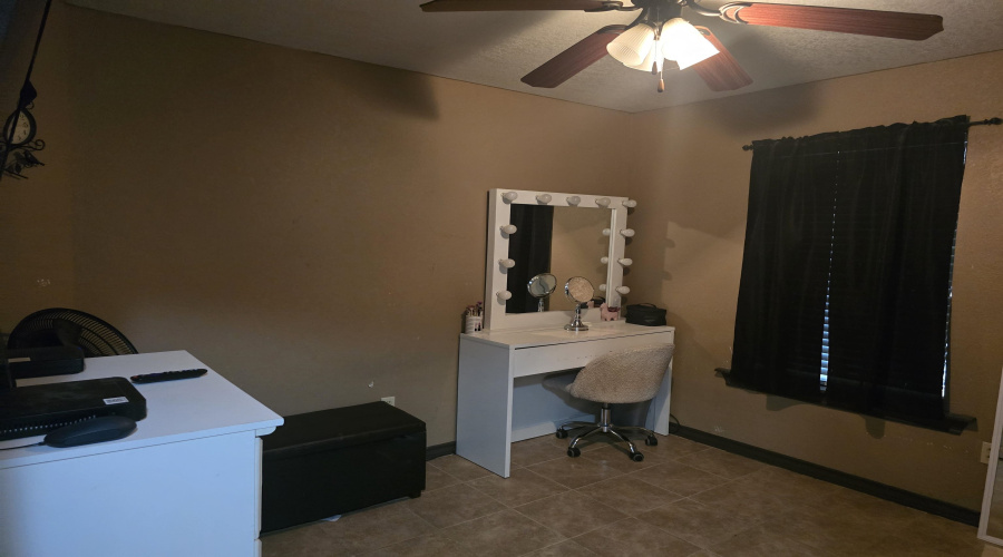 1924 Mexico Ave, Laredo, Texas 78046-606, 4 Bedrooms Bedrooms, 5 Rooms Rooms,2 BathroomsBathrooms,Residential,For Sale,1924 Mexico Ave,20253358