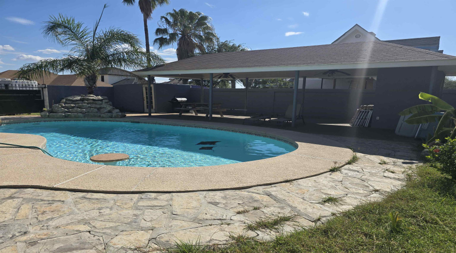 1924 Mexico Ave, Laredo, Texas 78046-606, 4 Bedrooms Bedrooms, 5 Rooms Rooms,2 BathroomsBathrooms,Residential,For Sale,1924 Mexico Ave,20253358