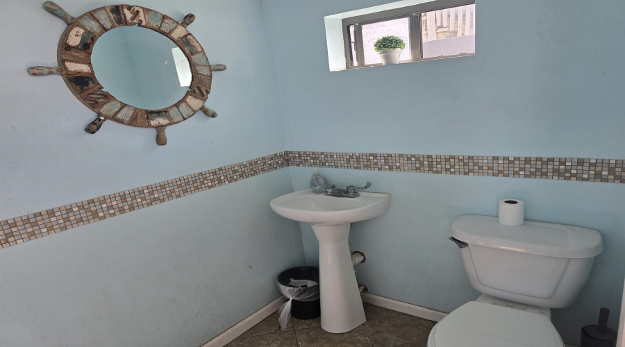 1924 Mexico Ave, Laredo, Texas 78046-606, 4 Bedrooms Bedrooms, 5 Rooms Rooms,2 BathroomsBathrooms,Residential,For Sale,1924 Mexico Ave,20253358