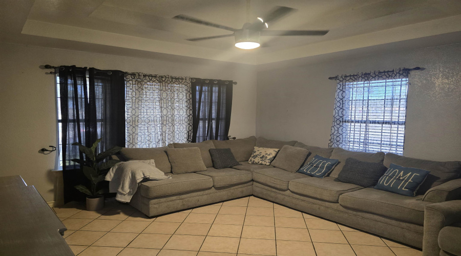 1924 Mexico Ave, Laredo, Texas 78046-606, 4 Bedrooms Bedrooms, 5 Rooms Rooms,2 BathroomsBathrooms,Residential,For Sale,1924 Mexico Ave,20253358