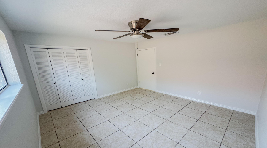 102 Arizona Lp, LAREDO, Texas 78041, 3 Bedrooms Bedrooms, 8 Rooms Rooms,2 BathroomsBathrooms,Residential,For Rent,102 Arizona Lp,20253366