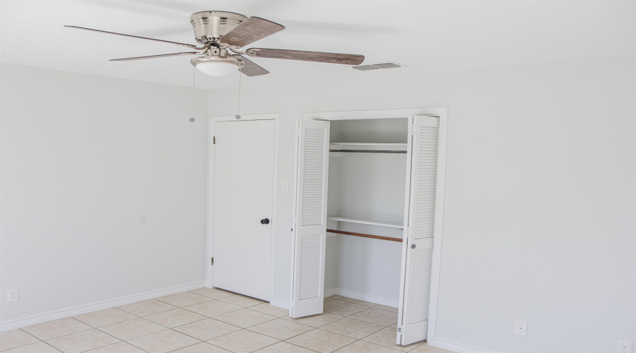 102 Arizona Lp, LAREDO, Texas 78041, 3 Bedrooms Bedrooms, 8 Rooms Rooms,2 BathroomsBathrooms,Residential,For Rent,102 Arizona Lp,20253366