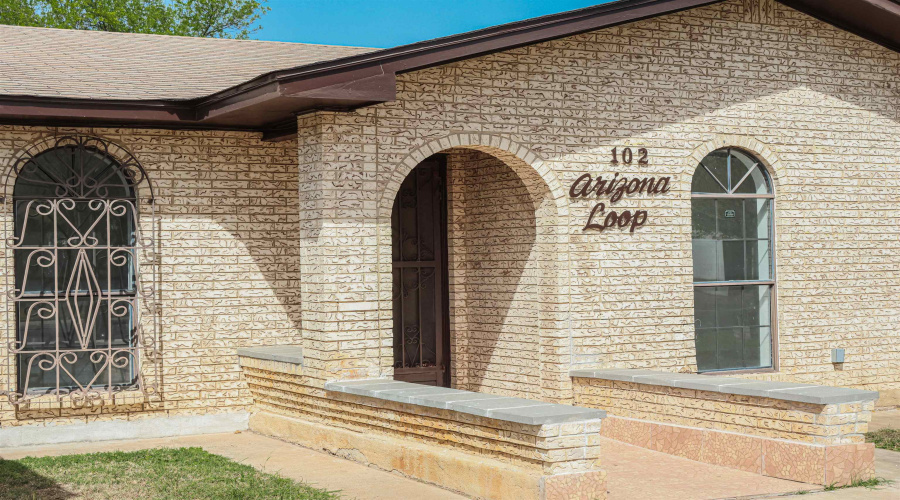 102 Arizona Lp, LAREDO, Texas 78041, 3 Bedrooms Bedrooms, 8 Rooms Rooms,2 BathroomsBathrooms,Residential,For Rent,102 Arizona Lp,20253366