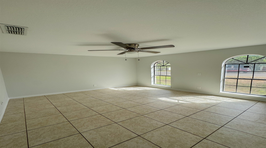 102 Arizona Lp, LAREDO, Texas 78041, 3 Bedrooms Bedrooms, 8 Rooms Rooms,2 BathroomsBathrooms,Residential,For Rent,102 Arizona Lp,20253366