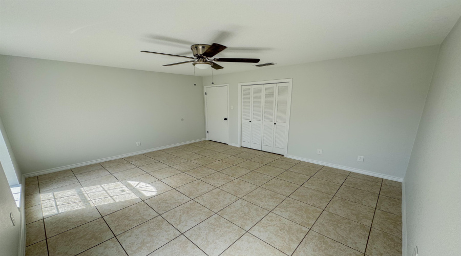 102 Arizona Lp, LAREDO, Texas 78041, 3 Bedrooms Bedrooms, 8 Rooms Rooms,2 BathroomsBathrooms,Residential,For Rent,102 Arizona Lp,20253366