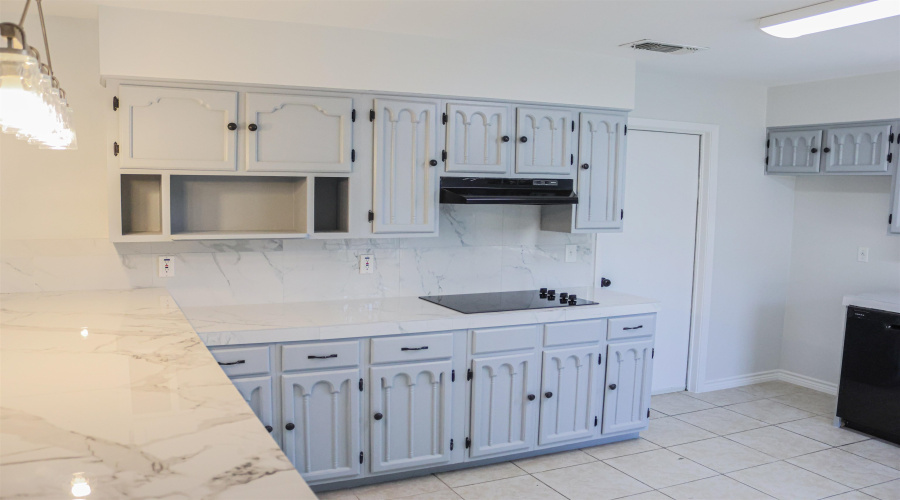 102 Arizona Lp, LAREDO, Texas 78041, 3 Bedrooms Bedrooms, 8 Rooms Rooms,2 BathroomsBathrooms,Residential,For Rent,102 Arizona Lp,20253366