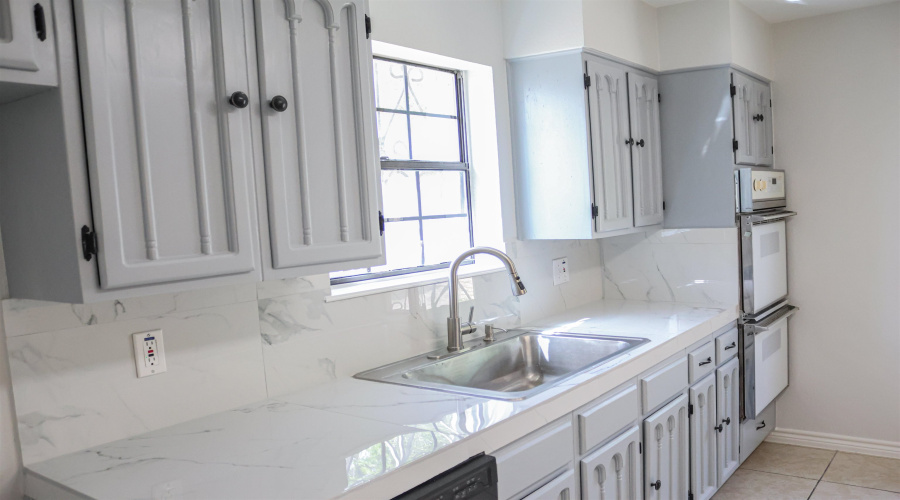 102 Arizona Lp, LAREDO, Texas 78041, 3 Bedrooms Bedrooms, 8 Rooms Rooms,2 BathroomsBathrooms,Residential,For Rent,102 Arizona Lp,20253366