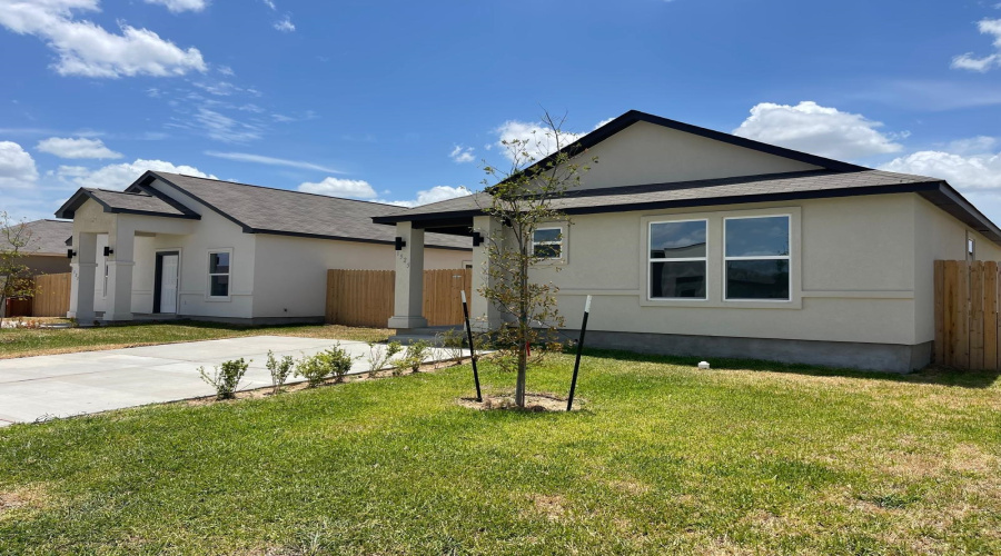 1525 Estudiantes Dr., Laredo, Texas 78046, 3 Bedrooms Bedrooms, 4 Rooms Rooms,2 BathroomsBathrooms,Residential,For Rent,1525 Estudiantes Dr.,20253379