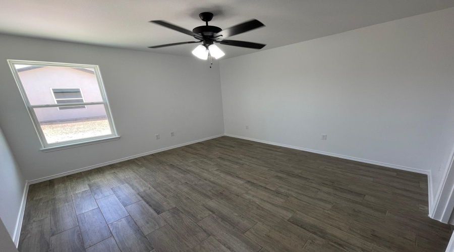 1525 Estudiantes Dr., Laredo, Texas 78046, 3 Bedrooms Bedrooms, 4 Rooms Rooms,2 BathroomsBathrooms,Residential,For Rent,1525 Estudiantes Dr.,20253379