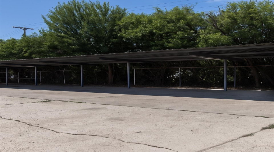 2919 Santa Rita Ave, Laredo, Texas 78040-0000, 1 Bedroom Bedrooms, 21 Rooms Rooms,2 BathroomsBathrooms,Commercial/industrial,For Sale,2919 Santa Rita Ave,20253383