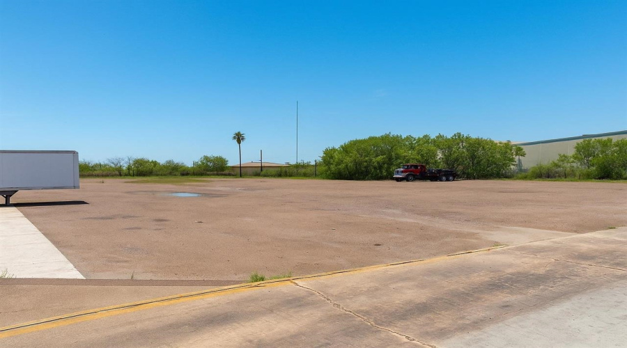 2919 Santa Rita Ave, Laredo, Texas 78040-0000, 1 Bedroom Bedrooms, 21 Rooms Rooms,2 BathroomsBathrooms,Commercial/industrial,For Sale,2919 Santa Rita Ave,20253383