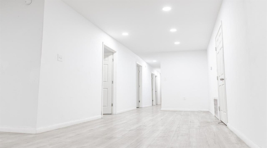 2919 Santa Rita Ave, Laredo, Texas 78040-0000, 1 Bedroom Bedrooms, 21 Rooms Rooms,2 BathroomsBathrooms,Commercial/industrial,For Sale,2919 Santa Rita Ave,20253383