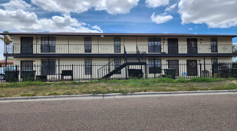 3020 Corpus Christi St, Laredo, Texas 78043, 2 Bedrooms Bedrooms, 3 Rooms Rooms,1 BathroomBathrooms,Residential,For Rent,3020 Corpus Christi St,20253385