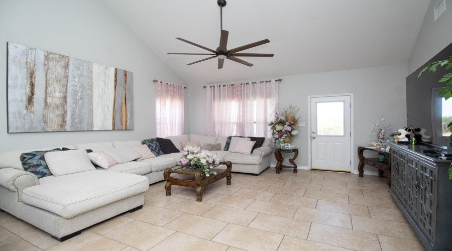 508 Jeanne Ct, Laredo, Texas 78045, 4 Bedrooms Bedrooms, 8 Rooms Rooms,3 BathroomsBathrooms,Residential,For Sale,508 Jeanne Ct,20253393