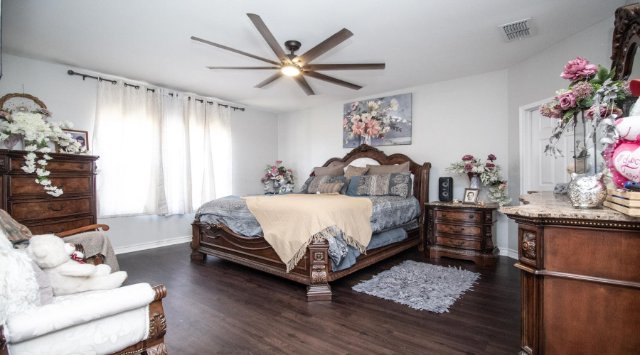 508 Jeanne Ct, Laredo, Texas 78045, 4 Bedrooms Bedrooms, 8 Rooms Rooms,3 BathroomsBathrooms,Residential,For Sale,508 Jeanne Ct,20253393