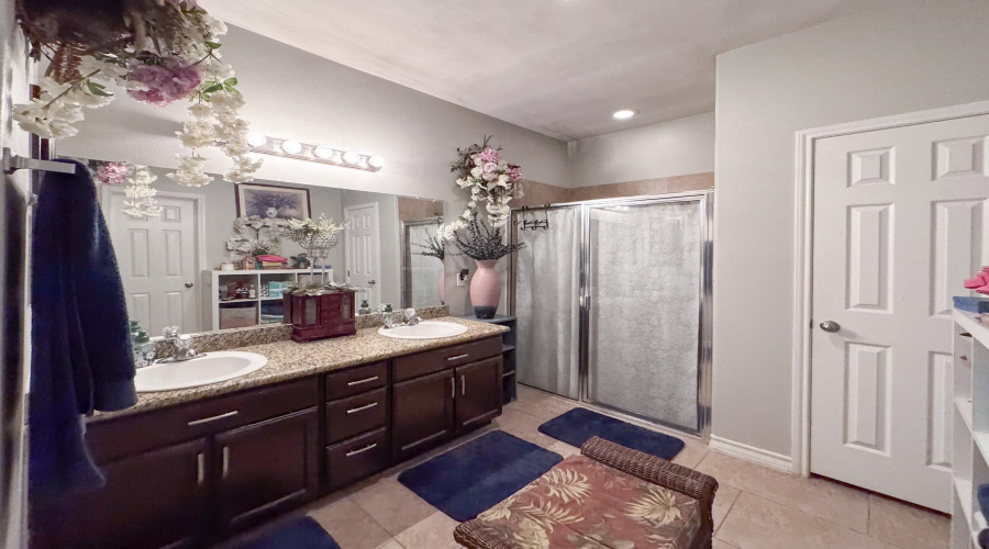 508 Jeanne Ct, Laredo, Texas 78045, 4 Bedrooms Bedrooms, 8 Rooms Rooms,3 BathroomsBathrooms,Residential,For Sale,508 Jeanne Ct,20253393