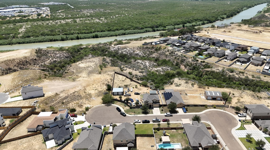 508 Jeanne Ct, Laredo, Texas 78045, 4 Bedrooms Bedrooms, 8 Rooms Rooms,3 BathroomsBathrooms,Residential,For Sale,508 Jeanne Ct,20253393