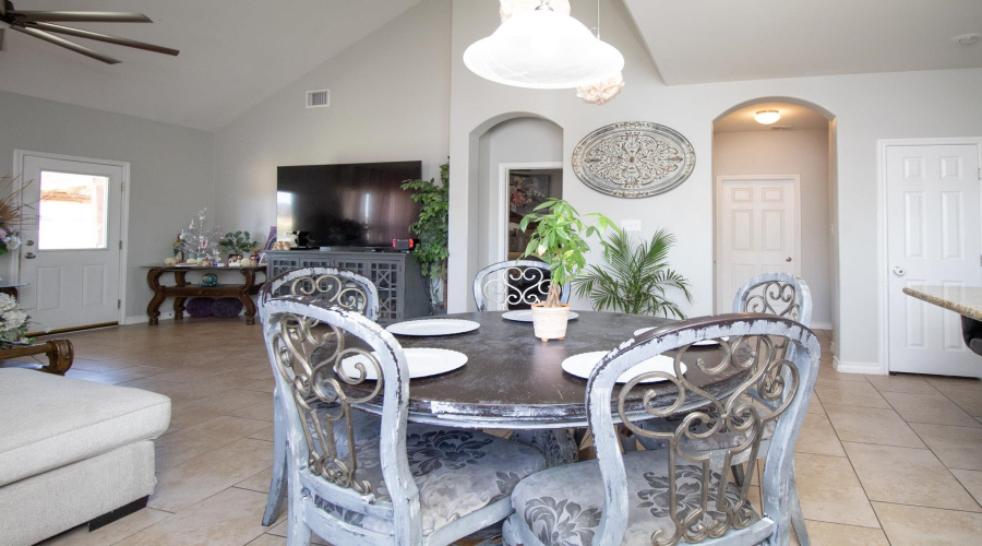 508 Jeanne Ct, Laredo, Texas 78045, 4 Bedrooms Bedrooms, 8 Rooms Rooms,3 BathroomsBathrooms,Residential,For Sale,508 Jeanne Ct,20253393