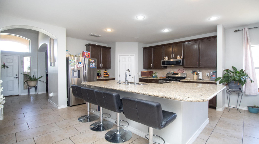 508 Jeanne Ct, Laredo, Texas 78045, 4 Bedrooms Bedrooms, 8 Rooms Rooms,3 BathroomsBathrooms,Residential,For Sale,508 Jeanne Ct,20253393