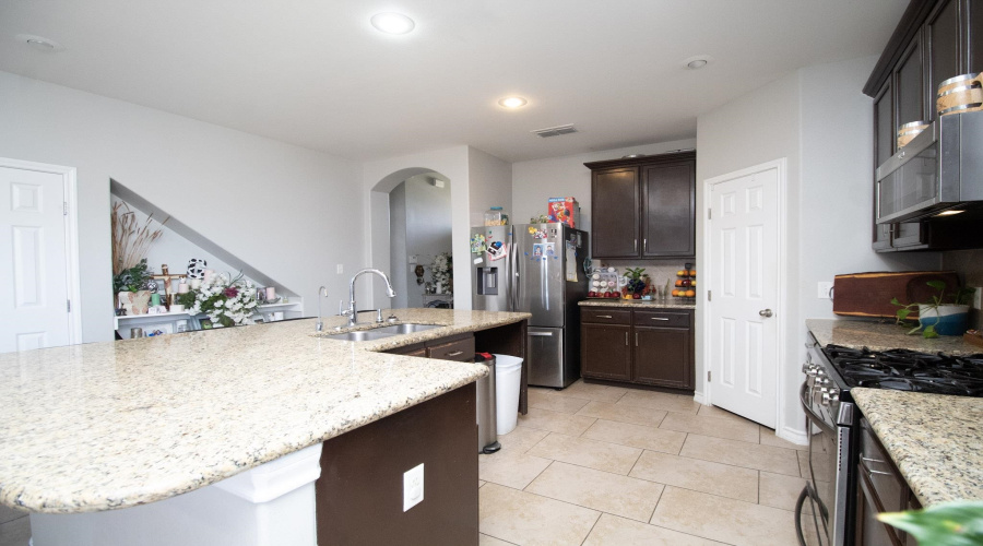 508 Jeanne Ct, Laredo, Texas 78045, 4 Bedrooms Bedrooms, 8 Rooms Rooms,3 BathroomsBathrooms,Residential,For Sale,508 Jeanne Ct,20253393