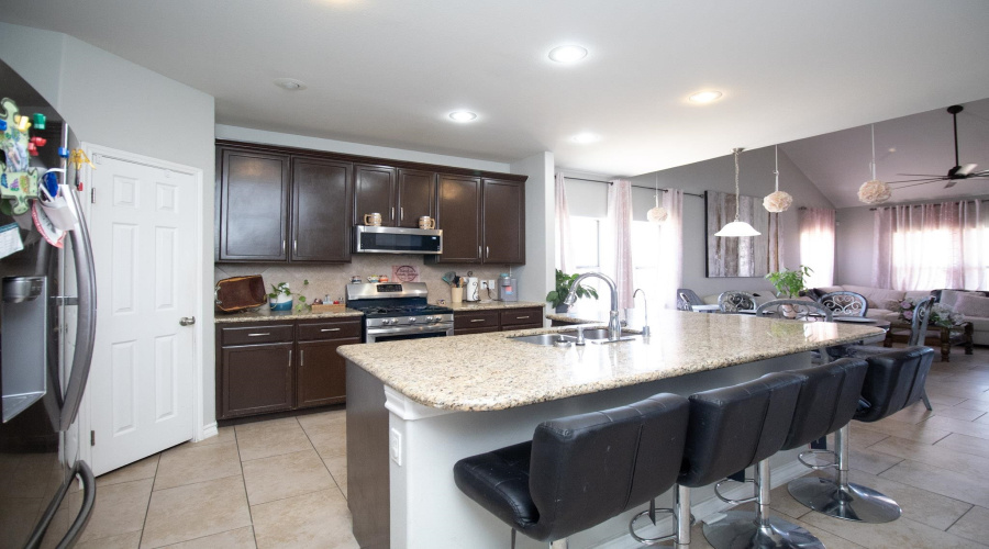 508 Jeanne Ct, Laredo, Texas 78045, 4 Bedrooms Bedrooms, 8 Rooms Rooms,3 BathroomsBathrooms,Residential,For Sale,508 Jeanne Ct,20253393