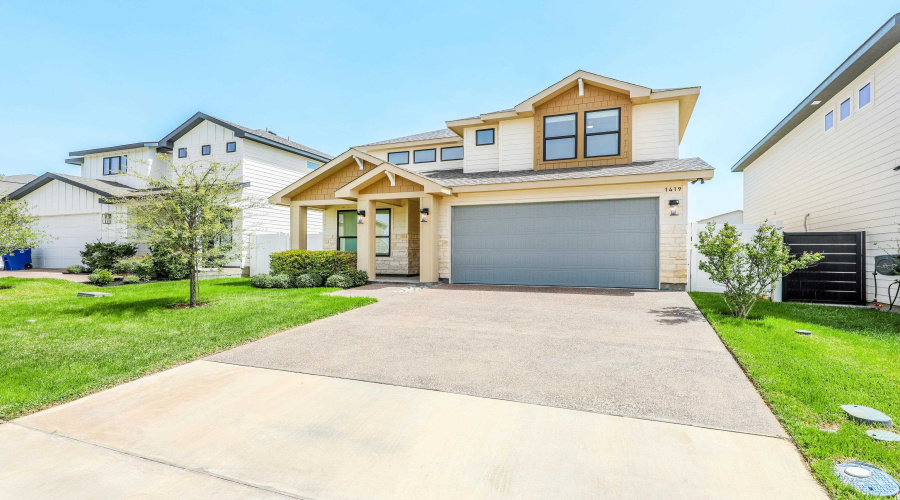 1419 Calamian Dr., Laredo, Texas 78045, 4 Bedrooms Bedrooms, 8 Rooms Rooms,3 BathroomsBathrooms,Residential,For Sale,1419 Calamian Dr.,20253394