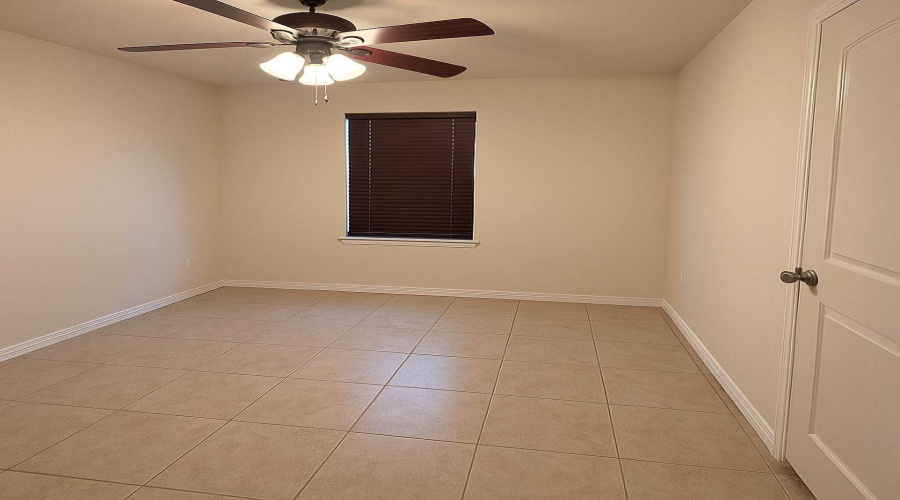4014 Shahram Dr, Laredo, Texas 78045, 3 Bedrooms Bedrooms, 7 Rooms Rooms,2 BathroomsBathrooms,Residential,For Rent,4014 Shahram Dr,20253395