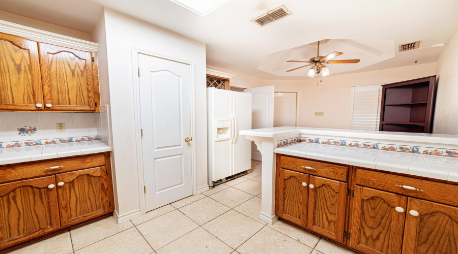 143 North Ave, Laredo, Texas 78045-7713, 3 Bedrooms Bedrooms, 7 Rooms Rooms,3 BathroomsBathrooms,Residential,For Sale,143 North Ave,20253406