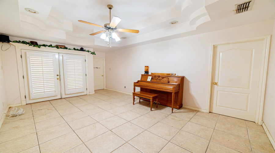 143 North Ave, Laredo, Texas 78045-7713, 3 Bedrooms Bedrooms, 7 Rooms Rooms,3 BathroomsBathrooms,Residential,For Sale,143 North Ave,20253406