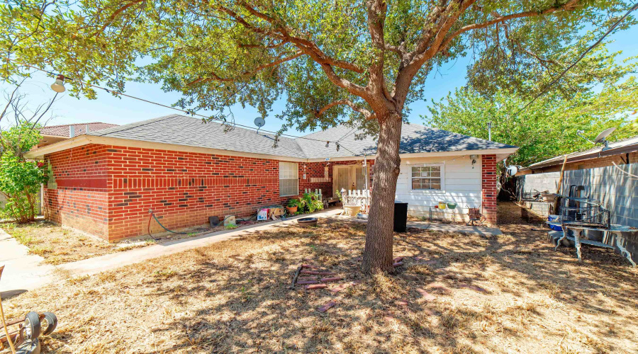 143 North Ave, Laredo, Texas 78045-7713, 3 Bedrooms Bedrooms, 7 Rooms Rooms,3 BathroomsBathrooms,Residential,For Sale,143 North Ave,20253406