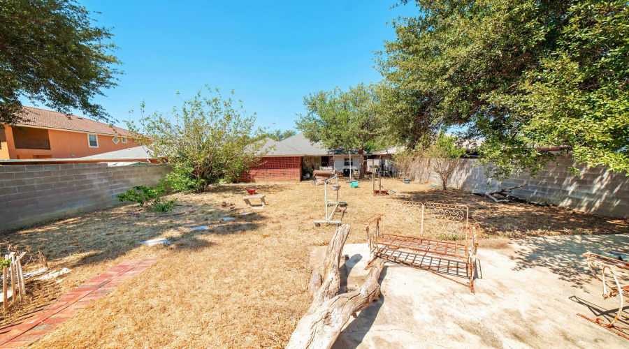 143 North Ave, Laredo, Texas 78045-7713, 3 Bedrooms Bedrooms, 7 Rooms Rooms,3 BathroomsBathrooms,Residential,For Sale,143 North Ave,20253406