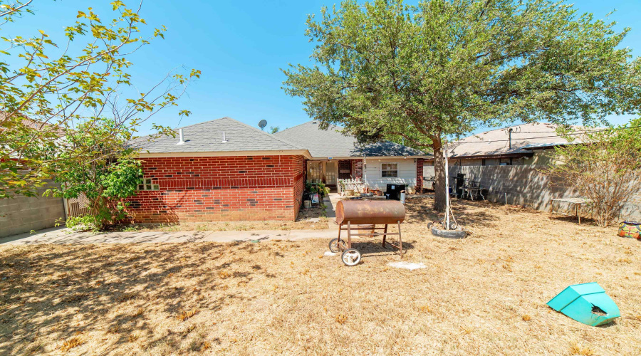 143 North Ave, Laredo, Texas 78045-7713, 3 Bedrooms Bedrooms, 7 Rooms Rooms,3 BathroomsBathrooms,Residential,For Sale,143 North Ave,20253406