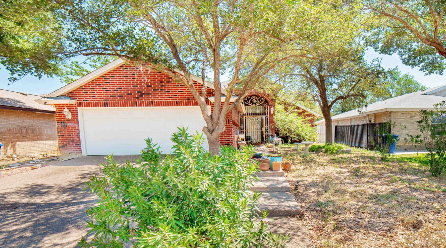 143 North Ave, Laredo, Texas 78045-7713, 3 Bedrooms Bedrooms, 7 Rooms Rooms,3 BathroomsBathrooms,Residential,For Sale,143 North Ave,20253406