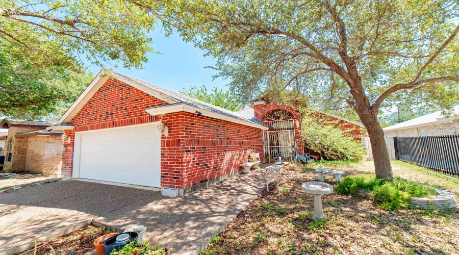 143 North Ave, Laredo, Texas 78045-7713, 3 Bedrooms Bedrooms, 7 Rooms Rooms,3 BathroomsBathrooms,Residential,For Sale,143 North Ave,20253406