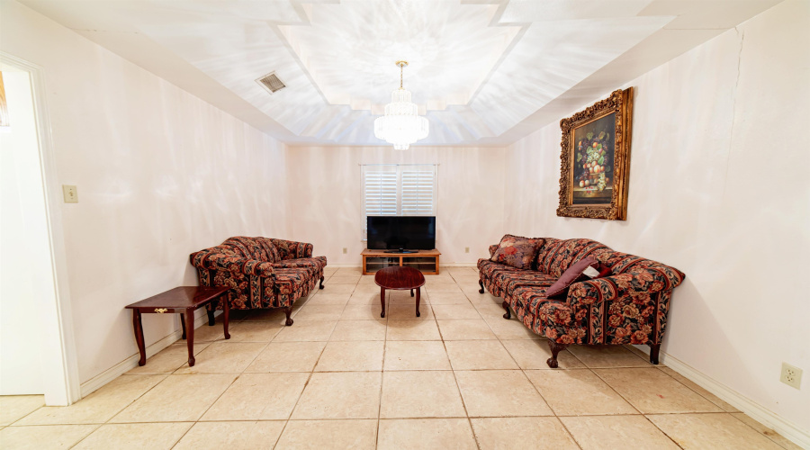 143 North Ave, Laredo, Texas 78045-7713, 3 Bedrooms Bedrooms, 7 Rooms Rooms,3 BathroomsBathrooms,Residential,For Sale,143 North Ave,20253406