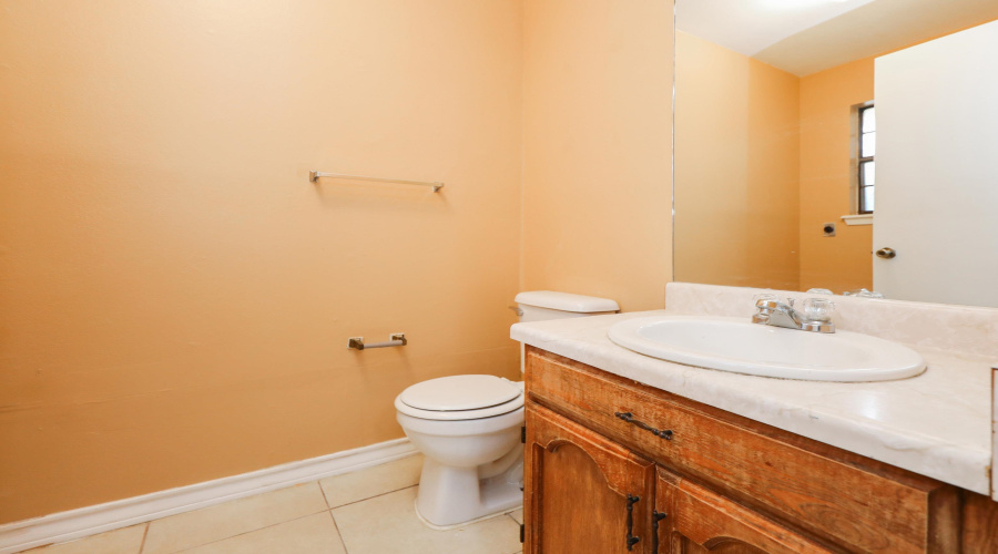 2600 E Montgomery St, Laredo, Texas 78043, 3 Bedrooms Bedrooms, 5 Rooms Rooms,2 BathroomsBathrooms,Residential,For Sale,2600 E Montgomery St,20253409