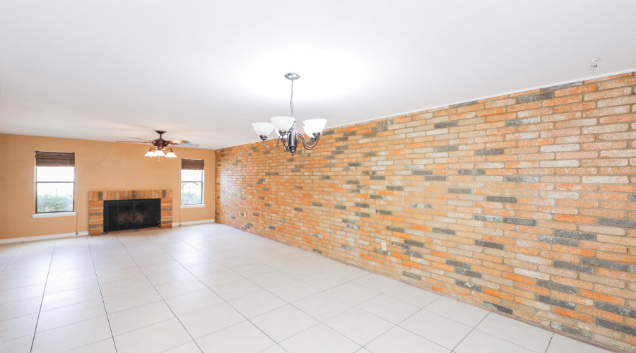 2600 E Montgomery St, Laredo, Texas 78043, 3 Bedrooms Bedrooms, 5 Rooms Rooms,2 BathroomsBathrooms,Residential,For Sale,2600 E Montgomery St,20253409