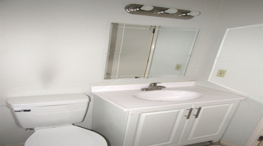 1420 Juarez Ave, Laredo, Texas 78040, 2 Bedrooms Bedrooms, 4 Rooms Rooms,1 BathroomBathrooms,Residential,For Rent,1420 Juarez Ave,20253412