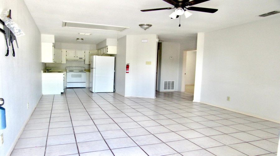 1420 Juarez Ave, Laredo, Texas 78040, 2 Bedrooms Bedrooms, 4 Rooms Rooms,1 BathroomBathrooms,Residential,For Rent,1420 Juarez Ave,20253412