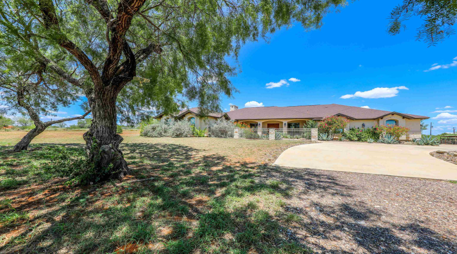 503 Jefferies Rd., LAREDO, Texas 78045, 3 Bedrooms Bedrooms, 6 Rooms Rooms,3 BathroomsBathrooms,Residential,For Sale,503 Jefferies Rd.,20253416