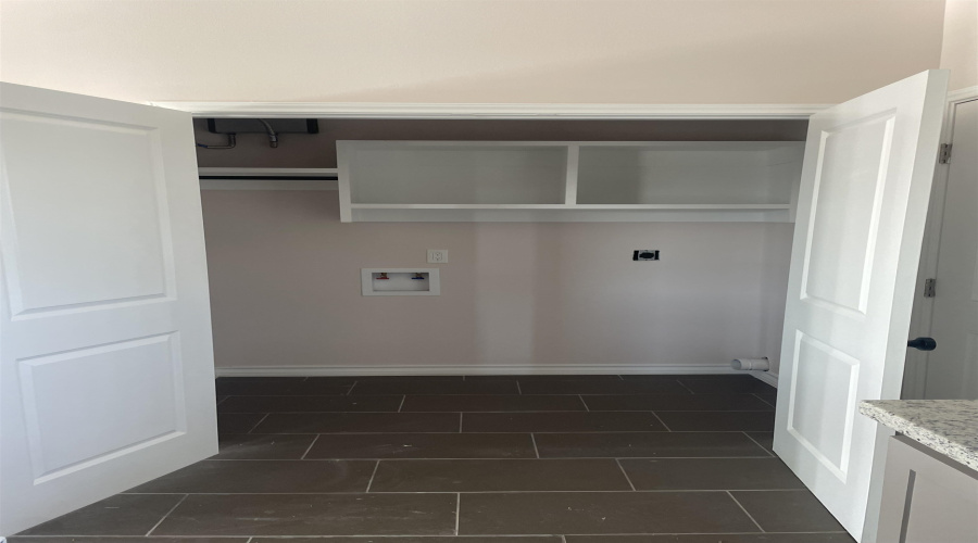 709 Palo De Rosa Loop, Laredo, Texas 78043, 3 Bedrooms Bedrooms, 5 Rooms Rooms,2 BathroomsBathrooms,Residential,For Sale,709 Palo De Rosa Loop,20253422