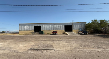 2303 Santa Rita Ave, Laredo, Texas 78040, 1 Bedroom Bedrooms, 1 Room Rooms,2 BathroomsBathrooms,Commercial/industrial,For Rent,2303 Santa Rita Ave,20253436