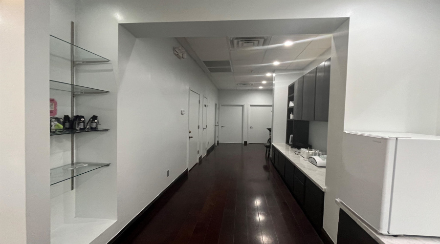 6999 McPherson Rd, LAREDO, Texas 78041, 1 Room Rooms,1 BathroomBathrooms,Commercial retail/office,For Rent,6999 McPherson Rd,20253427