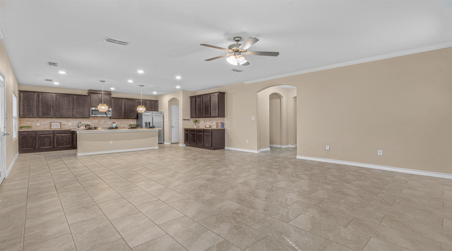 607 Montera Dr., Laredo, Texas 78045, 4 Bedrooms Bedrooms, 8 Rooms Rooms,2 BathroomsBathrooms,Residential,For Sale,607 Montera Dr.,20253452