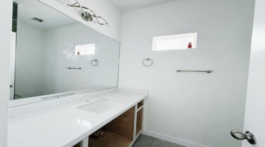 5115 Nispero Ln, Laredo, Texas 78046, 3 Bedrooms Bedrooms, 4 Rooms Rooms,2 BathroomsBathrooms,Residential,For Sale,5115 Nispero Ln,20253460