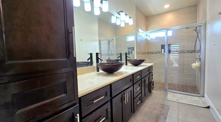 7415 Stephen King Lp., Laredo, Texas 78041, 4 Bedrooms Bedrooms, 5 Rooms Rooms,3 BathroomsBathrooms,Residential,For Sale,7415 Stephen King Lp.,20253462