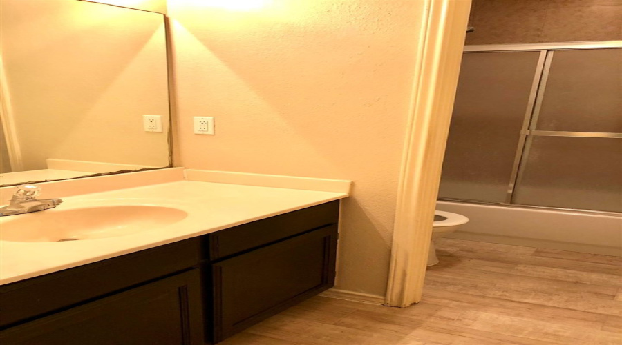 601 Pinos Cr, laredo, Texas 78043, 3 Bedrooms Bedrooms, 7 Rooms Rooms,2 BathroomsBathrooms,Residential,For Sale,601 Pinos Cr,20253466