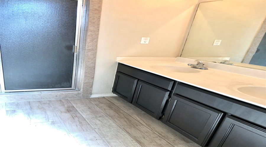 601 Pinos Cr, laredo, Texas 78043, 3 Bedrooms Bedrooms, 7 Rooms Rooms,2 BathroomsBathrooms,Residential,For Sale,601 Pinos Cr,20253466