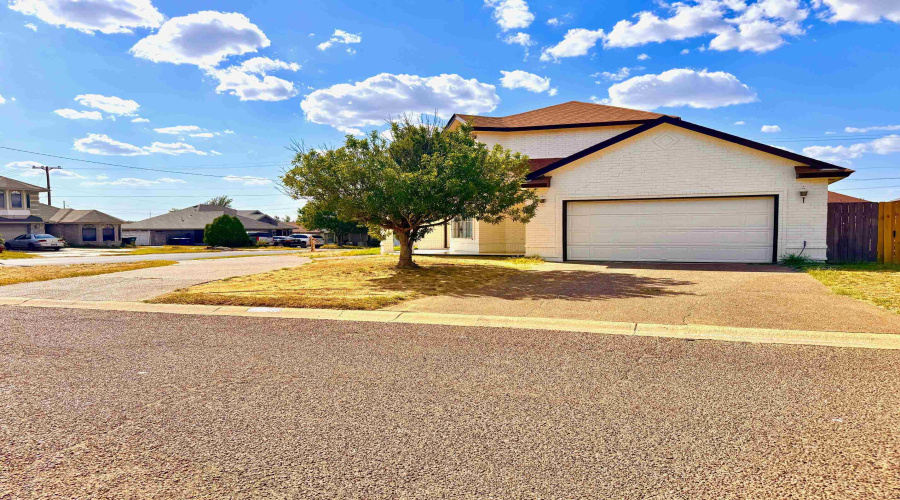 402 St Croix Dr, LAREDO, Texas 78045, 3 Bedrooms Bedrooms, 7 Rooms Rooms,2 BathroomsBathrooms,Residential,For Sale,402 St Croix Dr,20253473