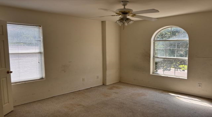 1604 Denmark Ln, Laredo, Texas 78045, 4 Bedrooms Bedrooms, 6 Rooms Rooms,2 BathroomsBathrooms,Residential,For Sale,1604 Denmark Ln,20253476